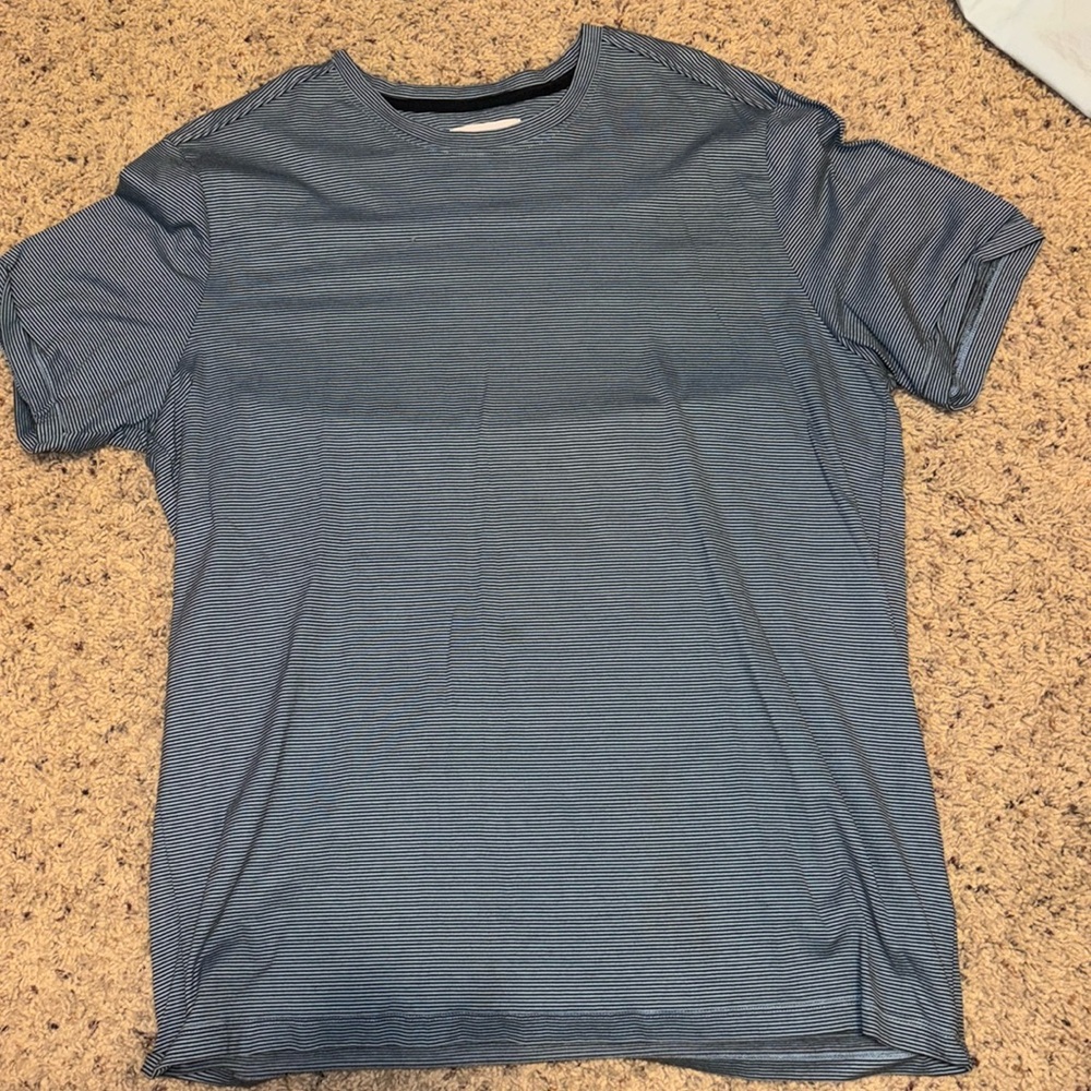 Large men’s blue short sleeve shirt